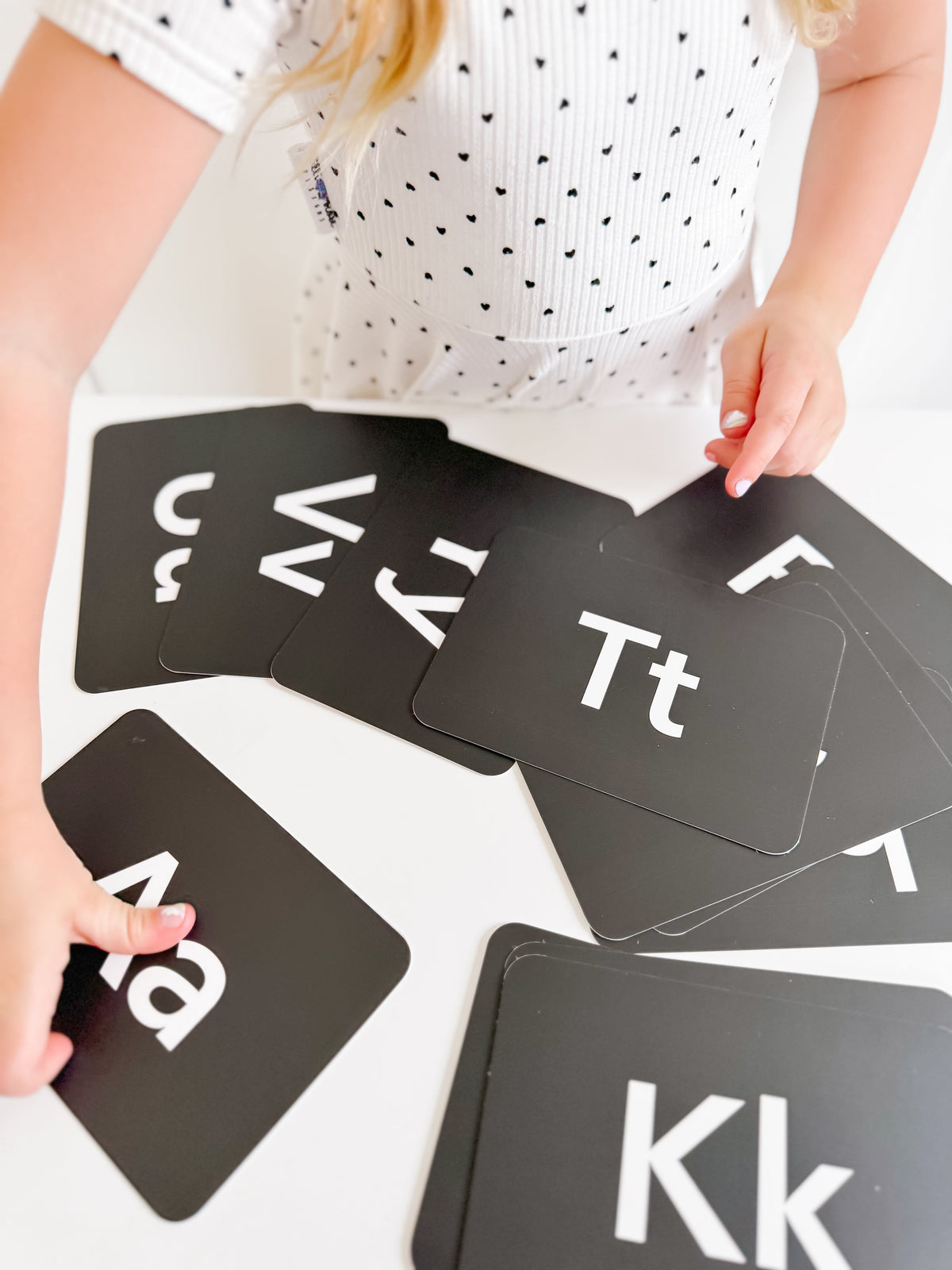Black and White Letter Flashcards - The Baby Penguin
