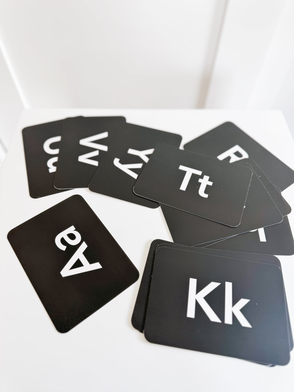 Black and White Letter Flashcards - The Baby Penguin