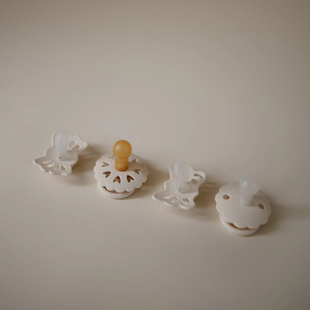 FRIGG Baby's First Pacifier Floral Heart (Cream) 4-Pack | FRIGG PACIFIERS | The Baby Penguin
