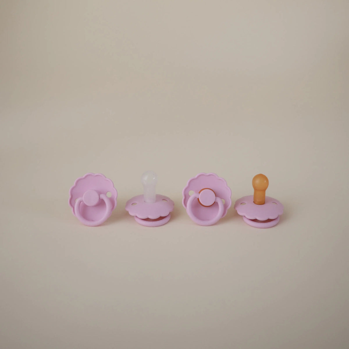FRIGG Daisy Natural Rubber Pacifier 2-Pack | RUBBER FRIGG PACIFIERS | The Baby Penguin