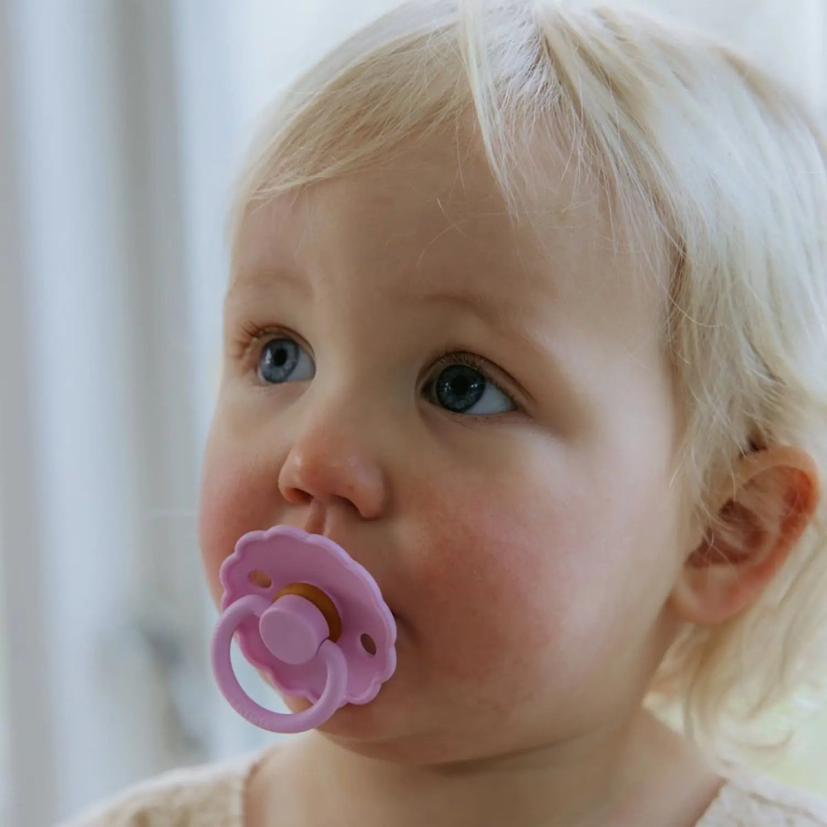 FRIGG Natural Rubber Pacifier 4-Pack | RUBBER FRIGG PACIFIERS | The Baby Penguin