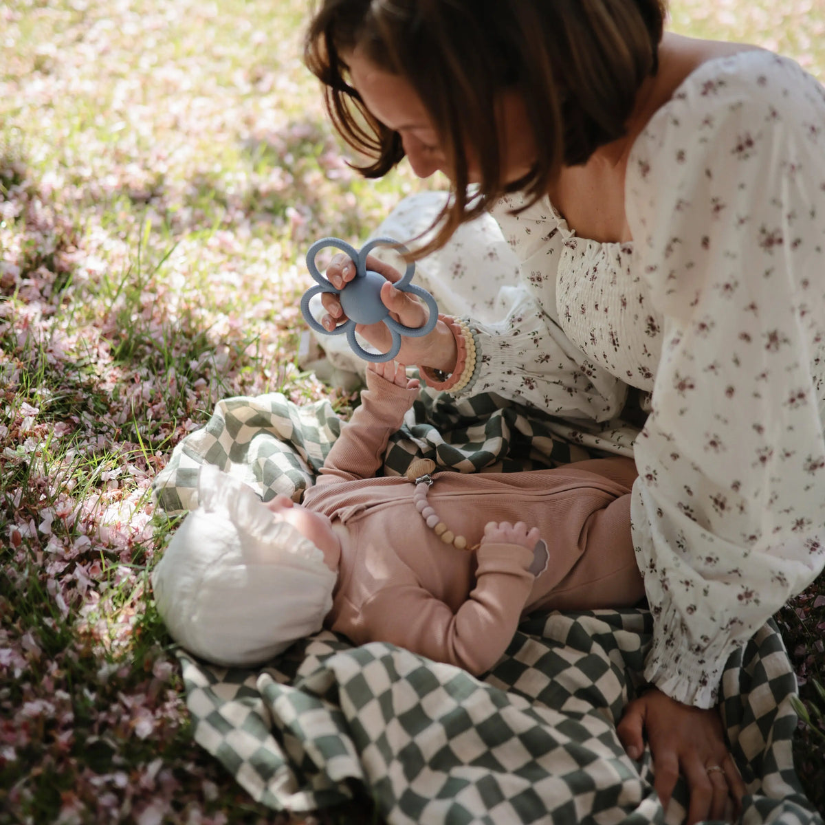 Flower Teether Bracelet | teether | The Baby Penguin