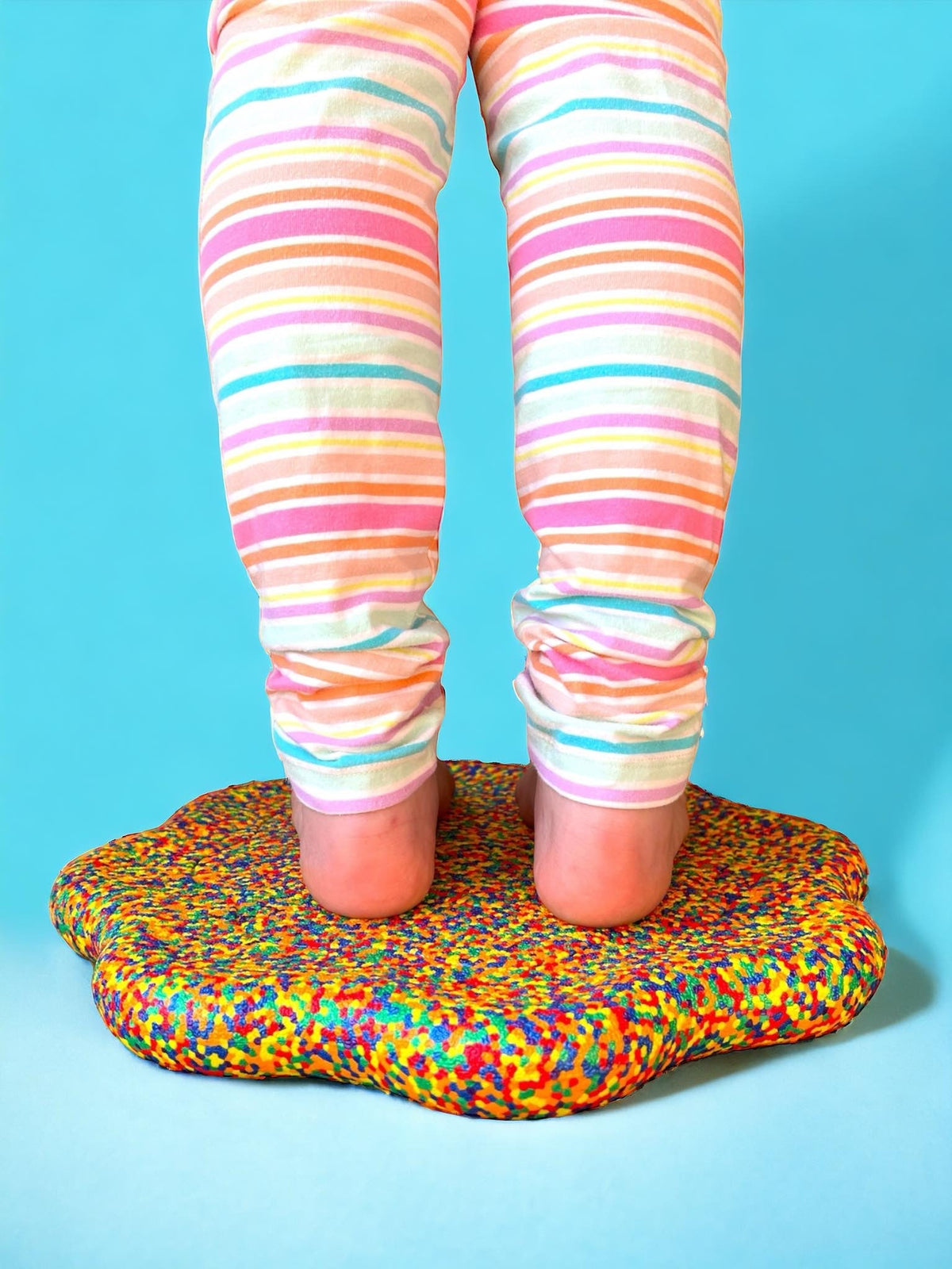 Flower-Shaped Rainbow Confetti Balance Board – additional product view