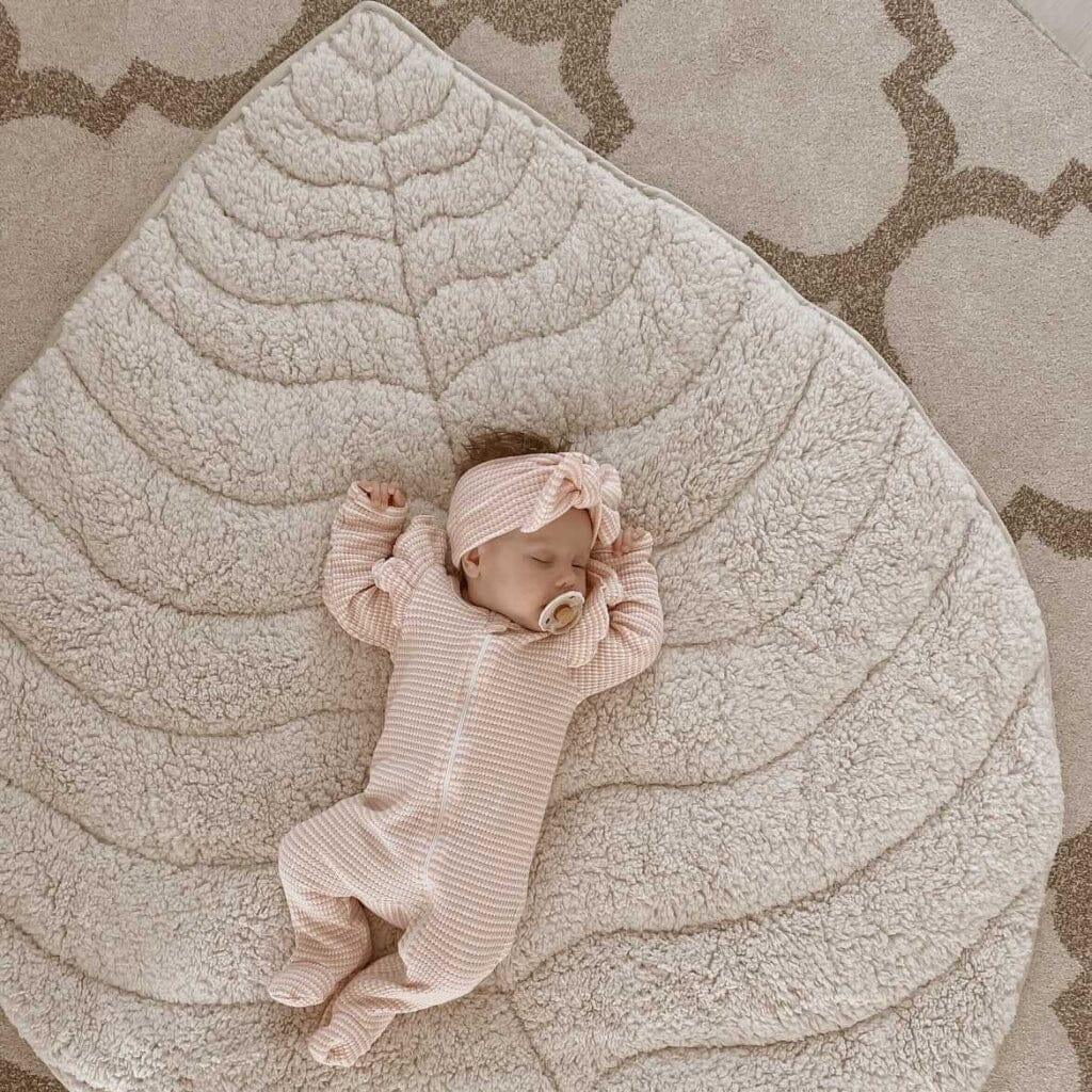 Leaf Shaped Sherpa & Cotton Baby Playmat - Pearl - The Baby Penguin