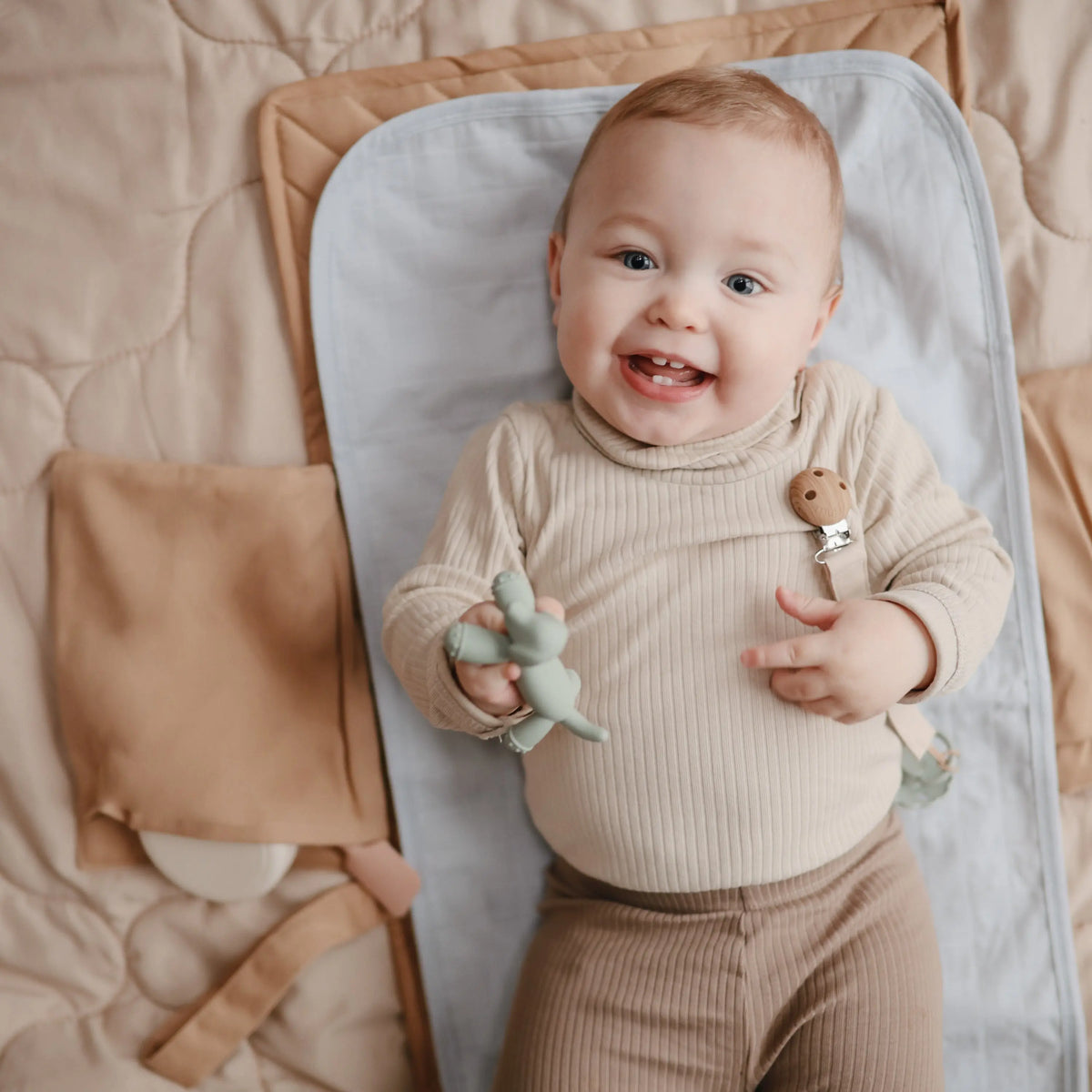 Linen Pacifier Clip 2-Pack | Pacifier Clip | The Baby Penguin