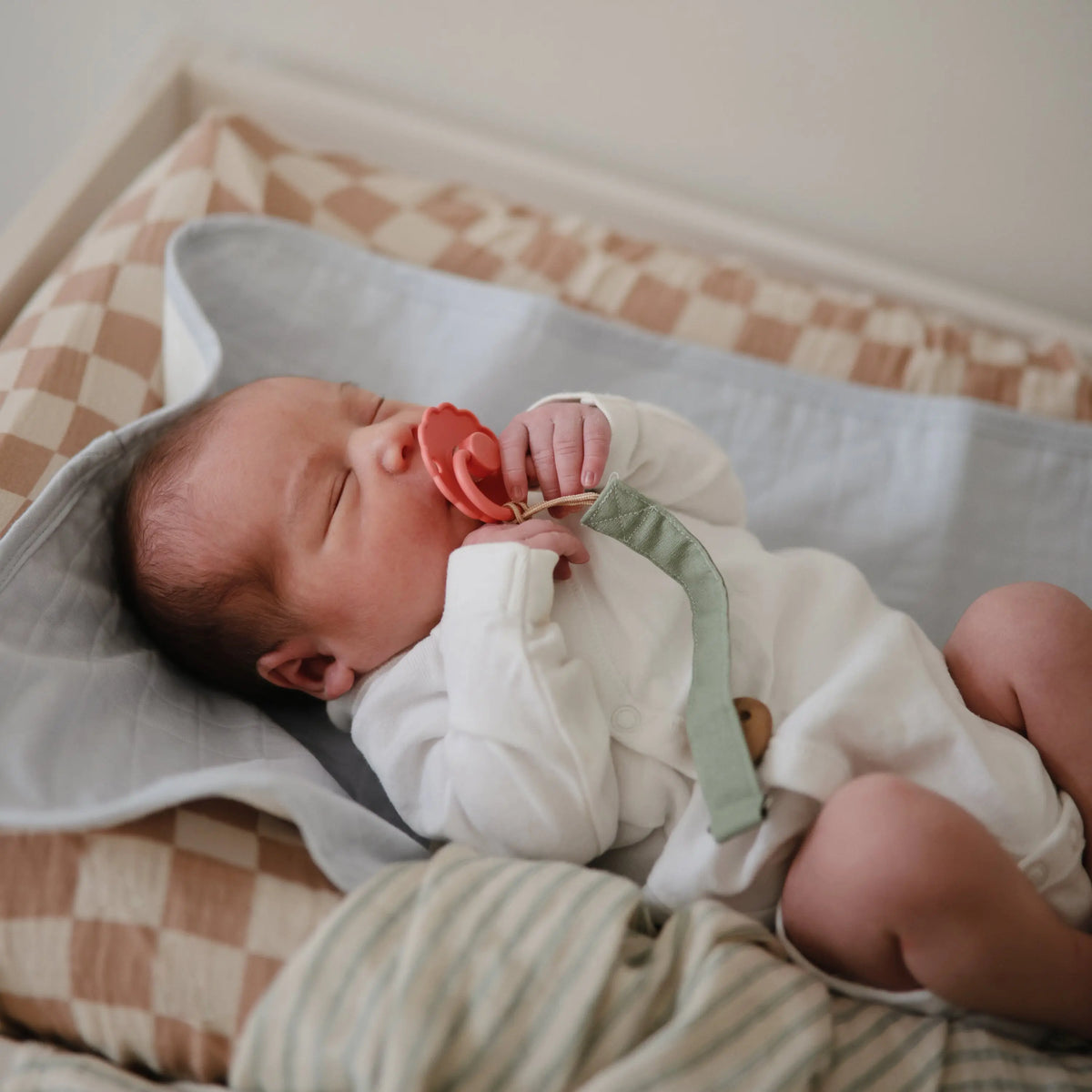 Linen Pacifier Clip 2-Pack | Pacifier Clip | The Baby Penguin