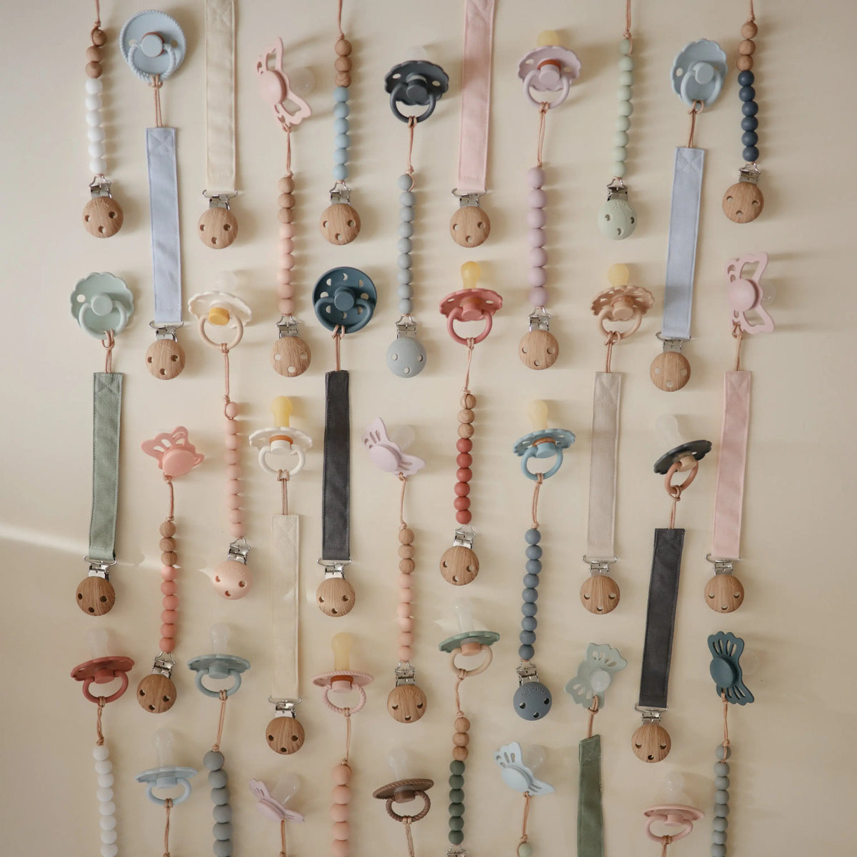 Linen Pacifier Clip 2-Pack | Pacifier Clip | The Baby Penguin