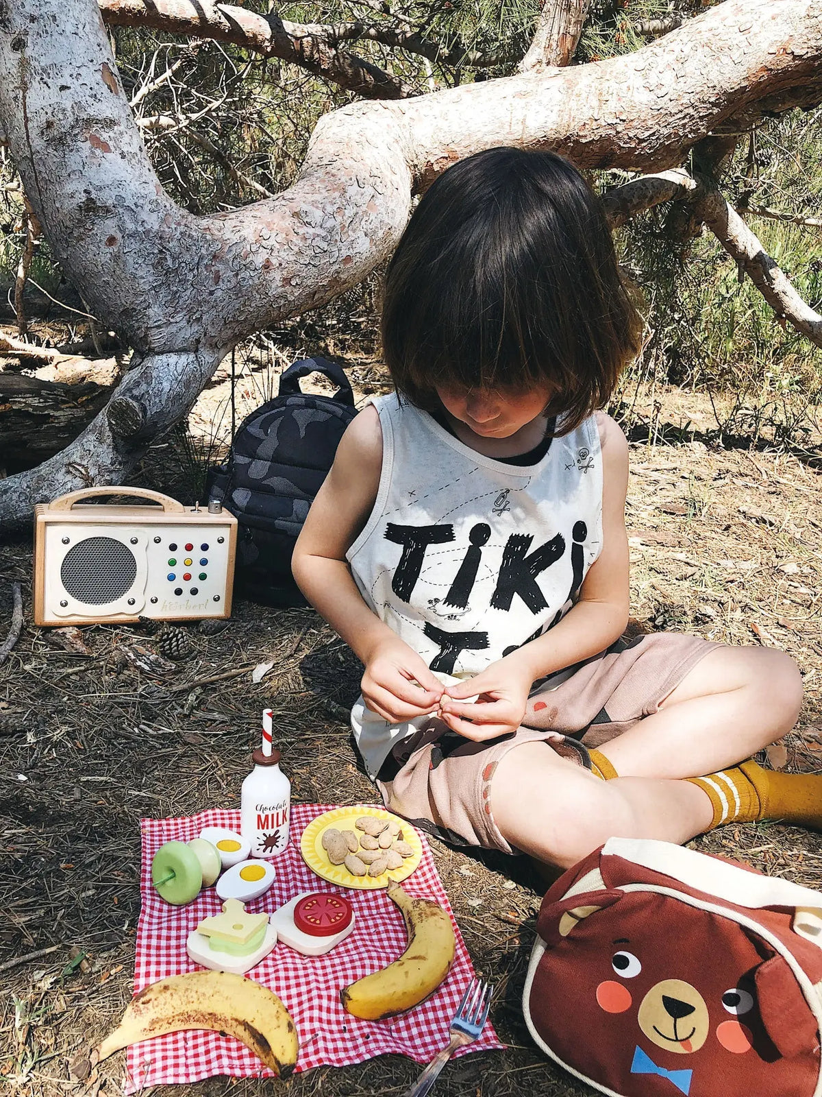 Tender Leaf Little Bear's Picnic Pretend Food Set
