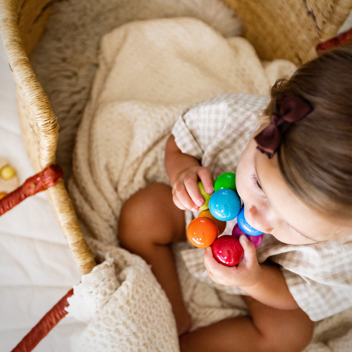 Magica Wooden Clutching Toy - The Baby Penguin