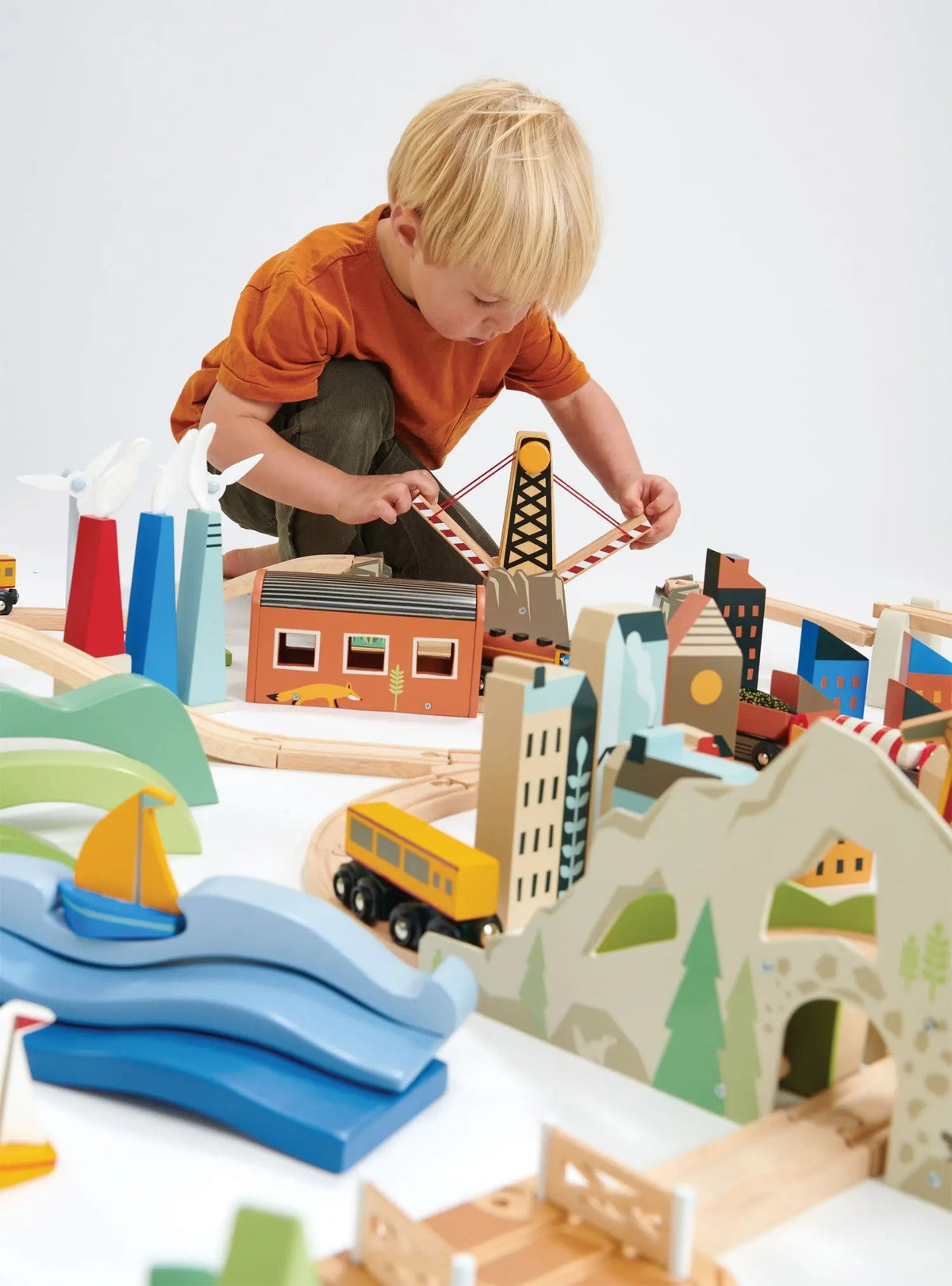 Tender Leaf Mountain View Wooden Train Set