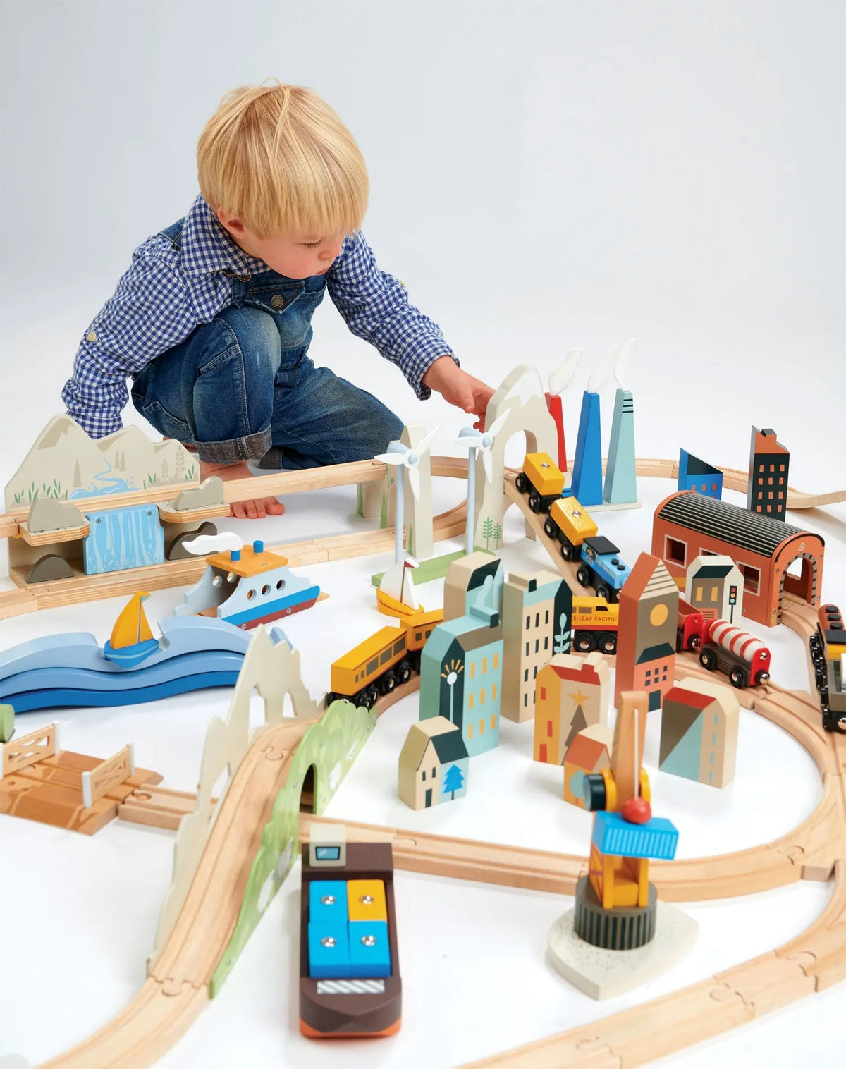 Tender Leaf Mountain View Wooden Train Set