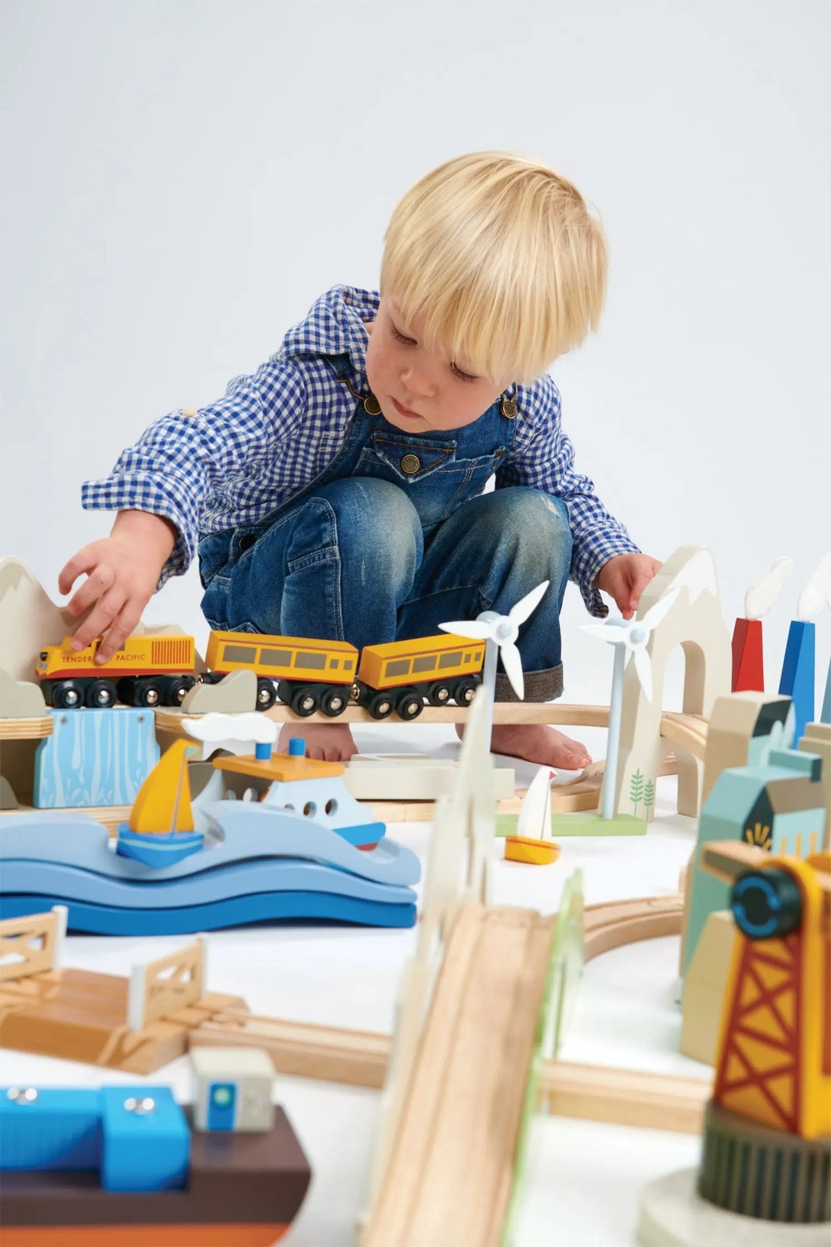 Tender Leaf Mountain View Wooden Train Set
