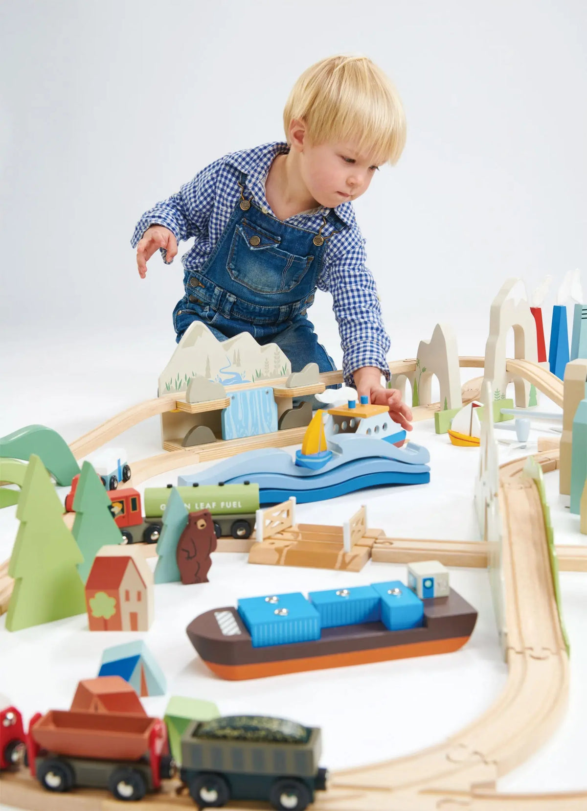 Tender Leaf Mountain View Wooden Train Set