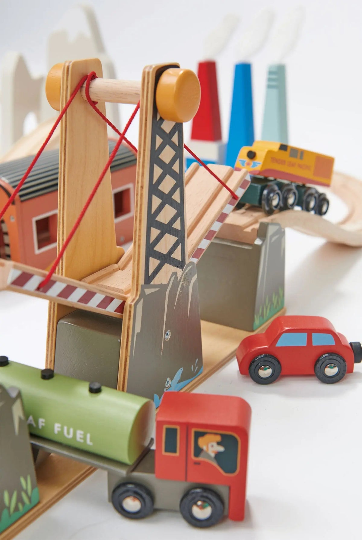 Tender Leaf Mountain View Wooden Train Set