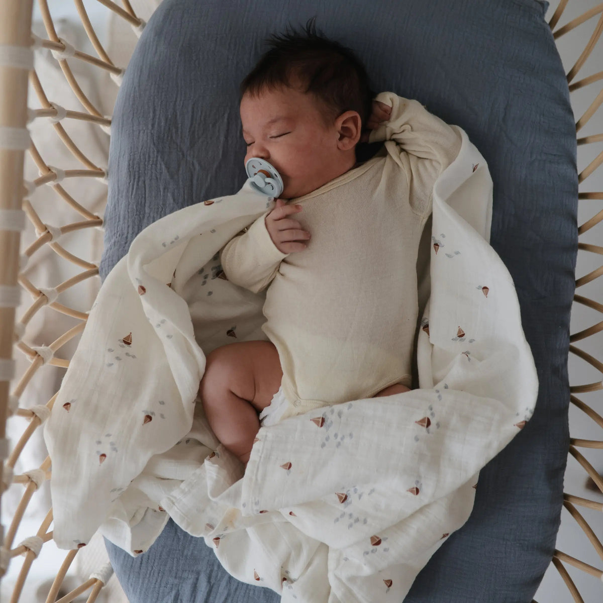 Organic Cotton Muslin Swaddle Blanket | Swaddle | The Baby Penguin