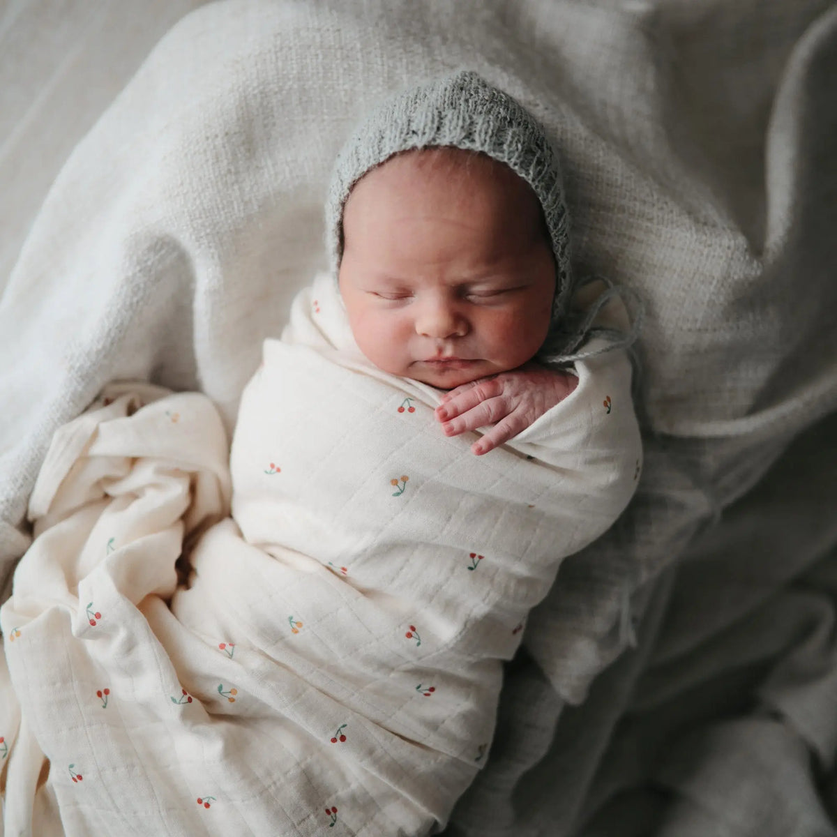 Organic Cotton Muslin Swaddle Blanket | Swaddle | The Baby Penguin
