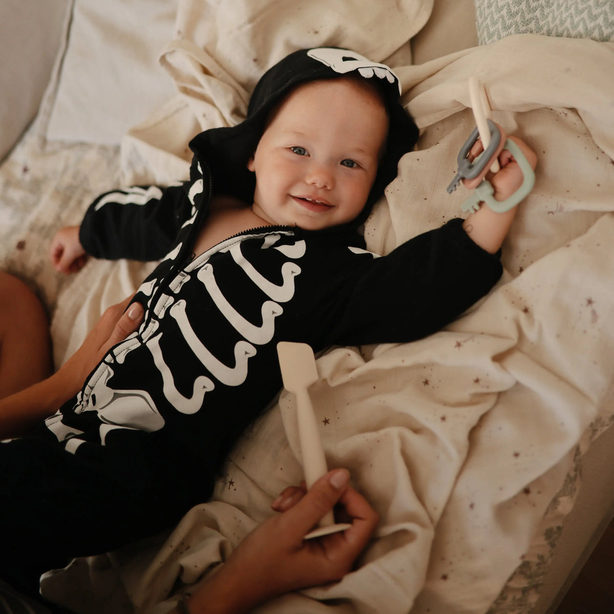 Organic Cotton Muslin Swaddle Blanket | Swaddle | The Baby Penguin
