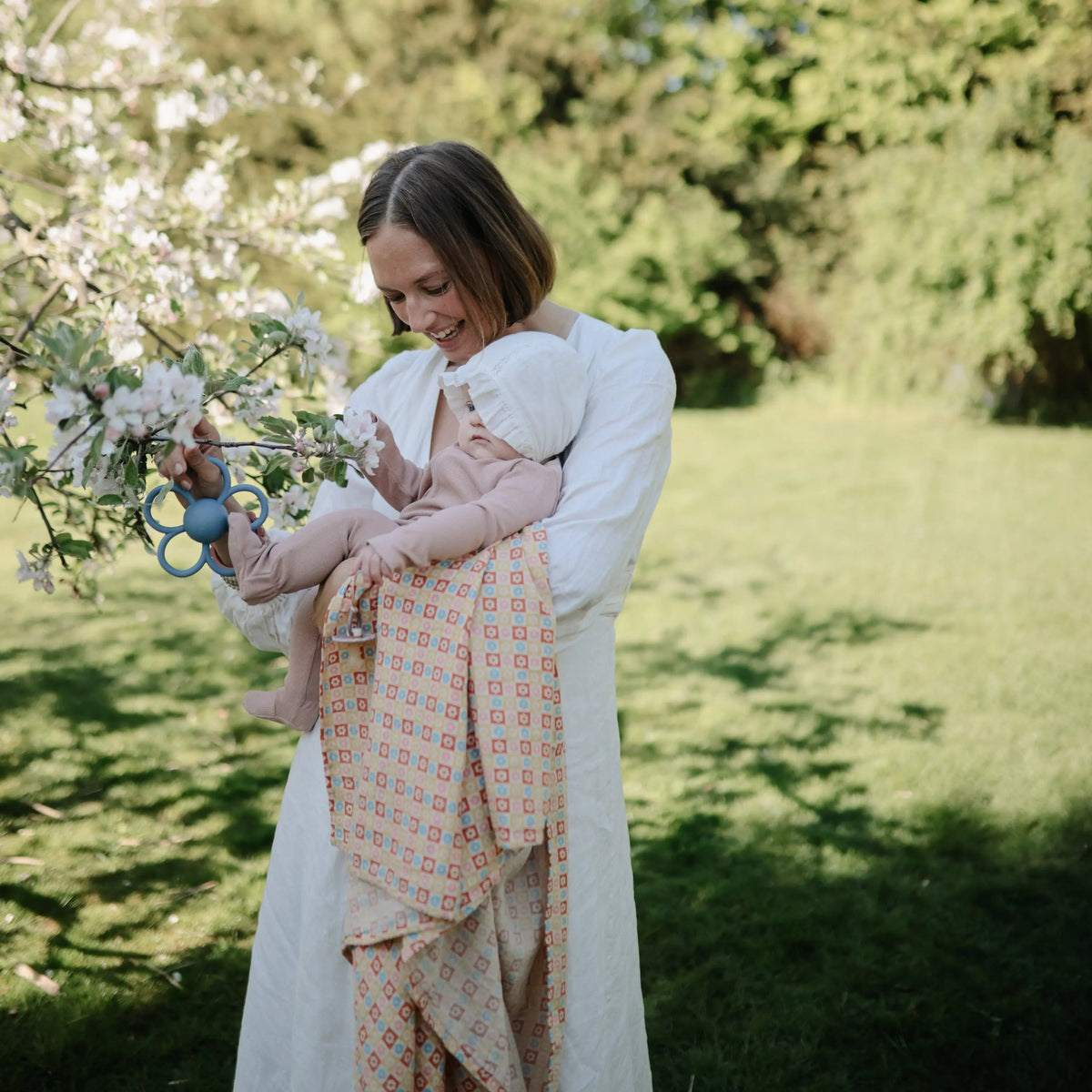 Organic Cotton Muslin Swaddle Blanket | Swaddle | The Baby Penguin