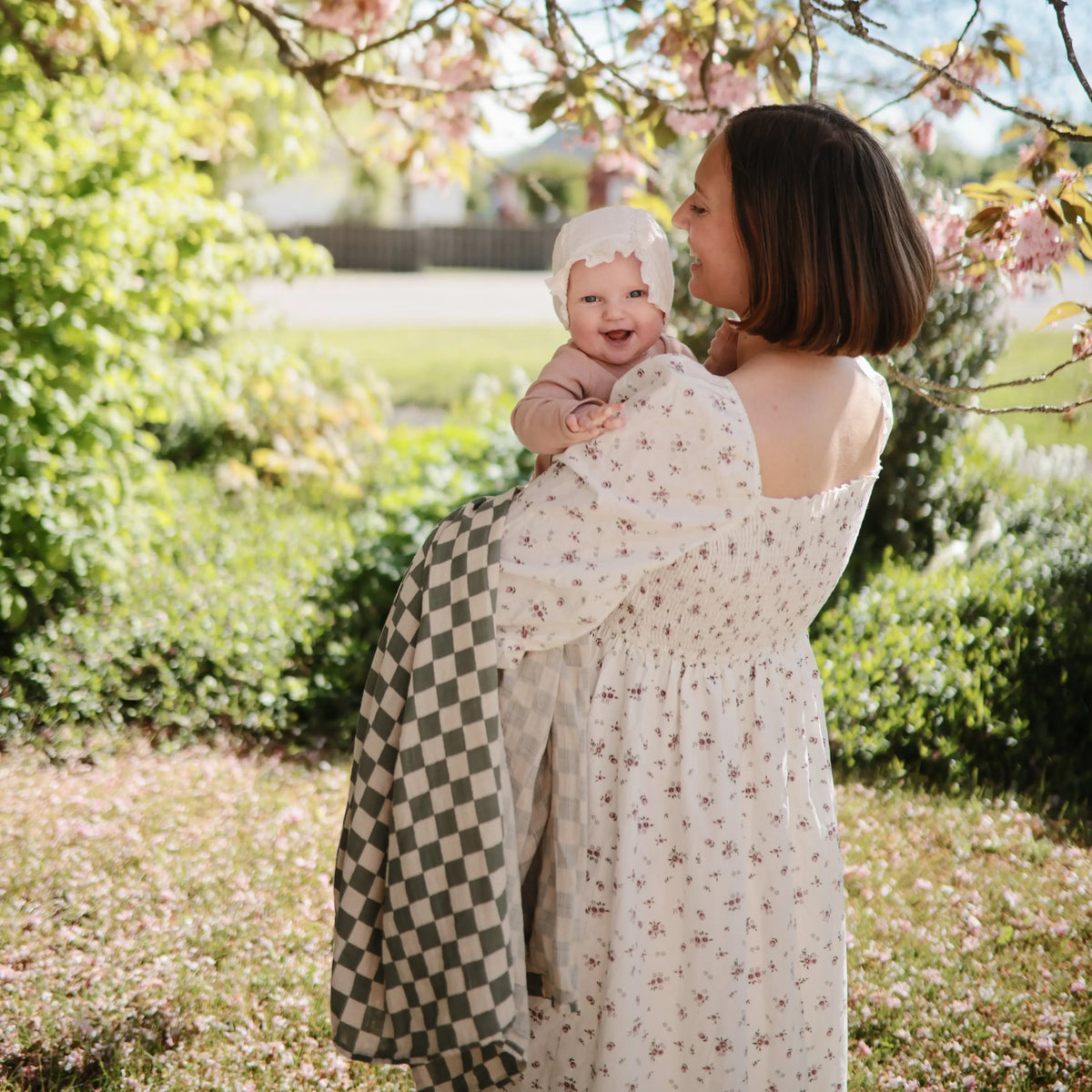 Organic Cotton Muslin Swaddle Blanket | Swaddle | The Baby Penguin