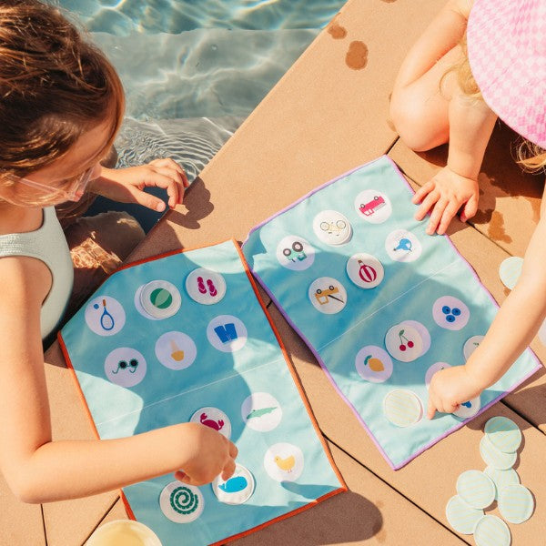 Quut Travel Games – Bingo/Lotocolor Color-Matching Game - The Baby Penguin