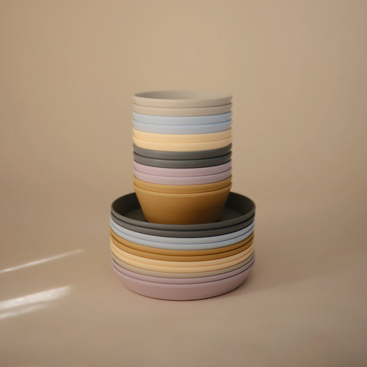 Round Dinnerware Plates | Dinnerware | The Baby Penguin