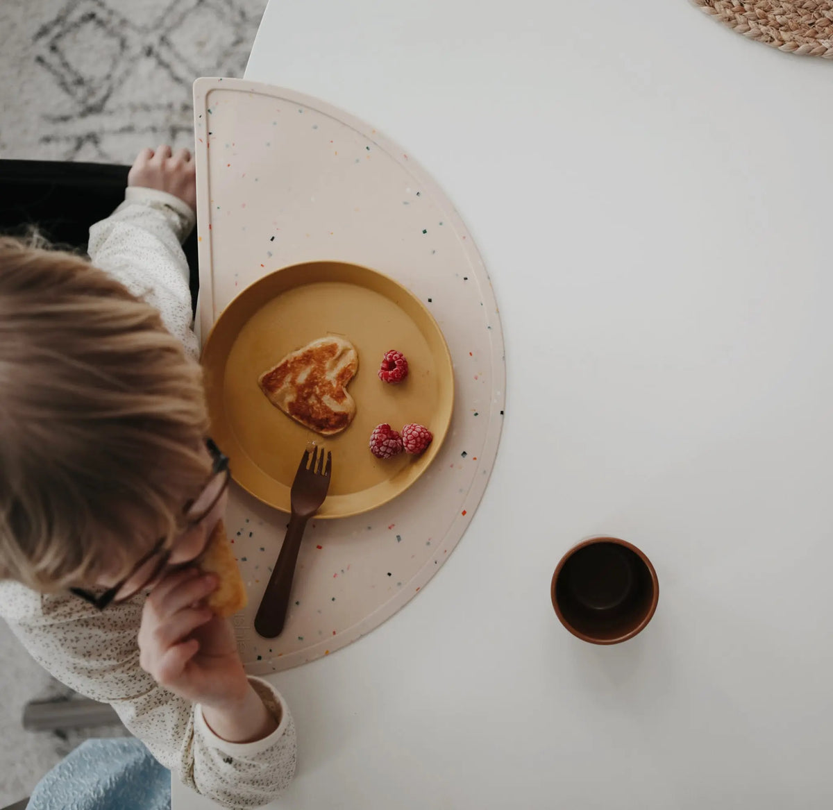 Round Dinnerware Plates | Dinnerware | The Baby Penguin