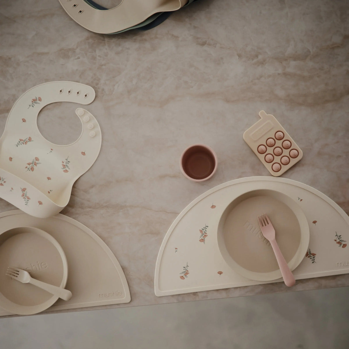 Round Dinnerware Plates | Dinnerware | The Baby Penguin