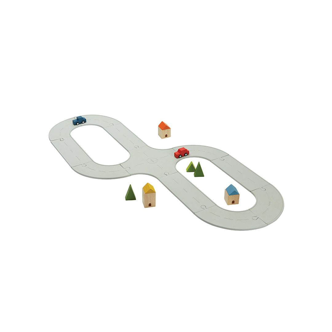 PlanToys Flexible Rubber Road and Rail Set – Medium
