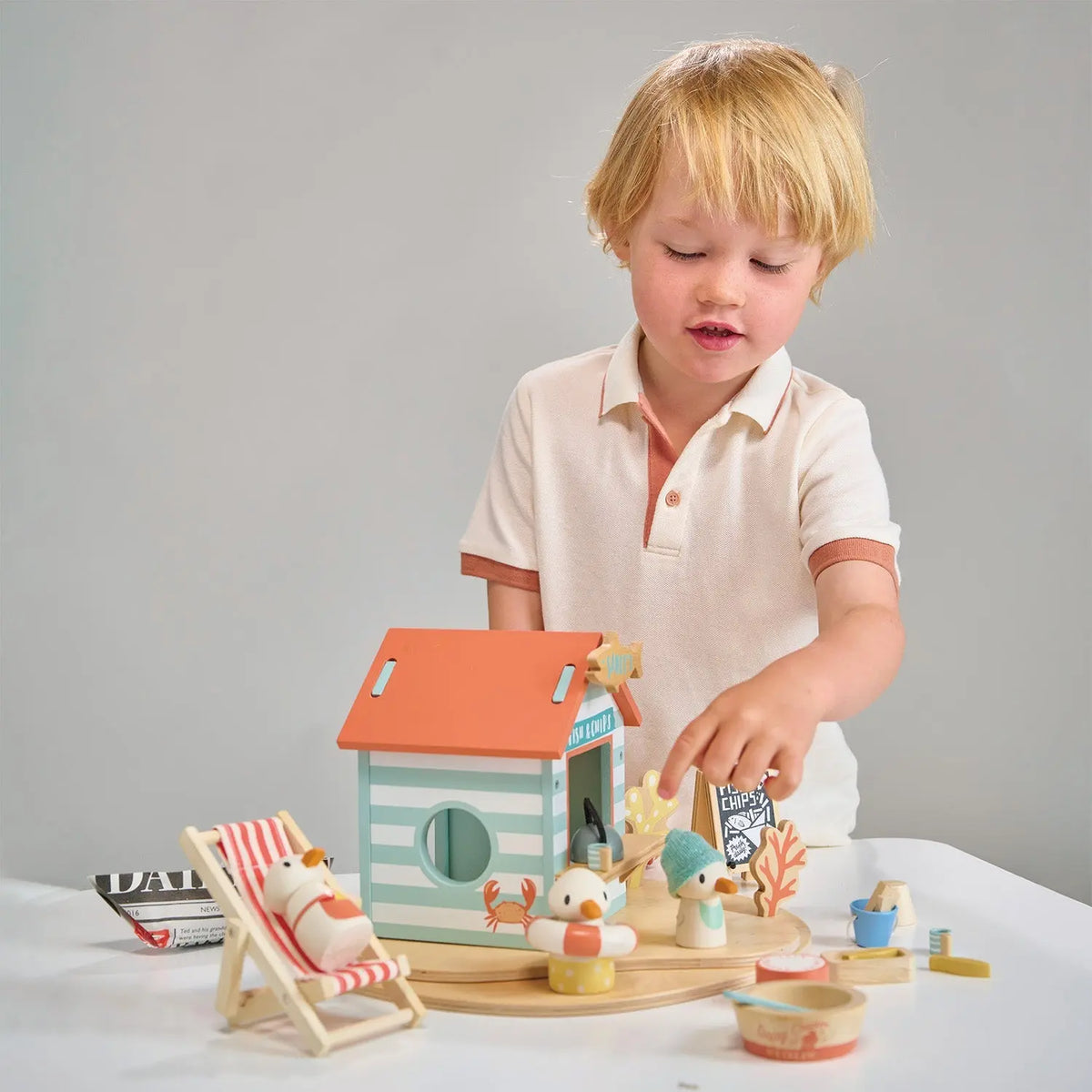 Tender Leaf Sandy's Beach Hut Wooden Play Set