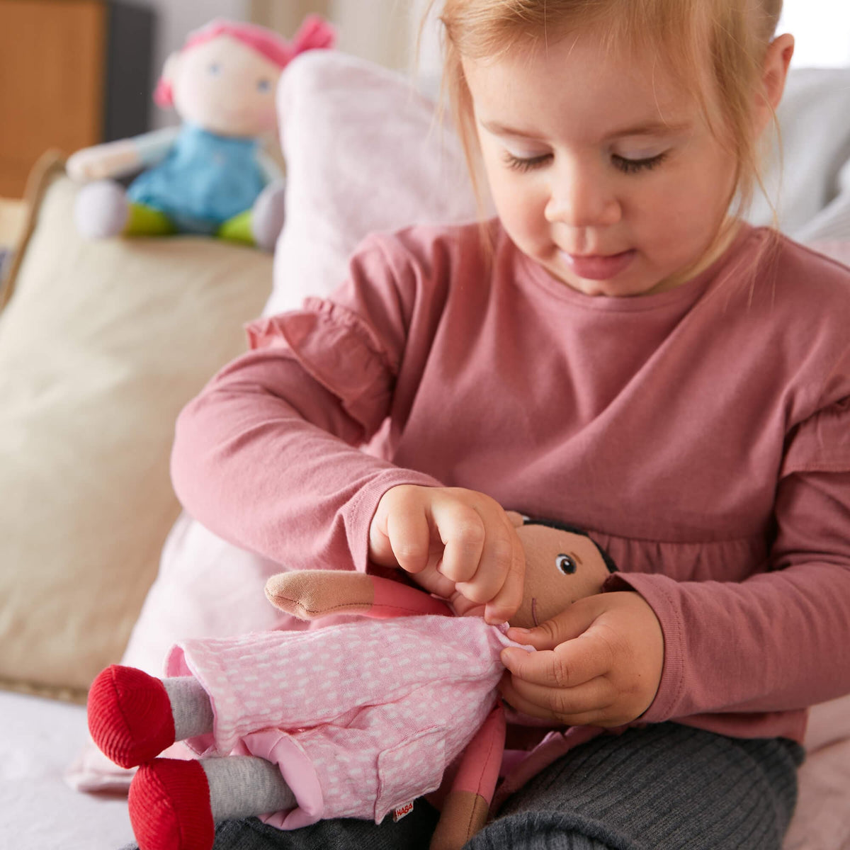 Snug Up Doll Rumbi - The Baby Penguin