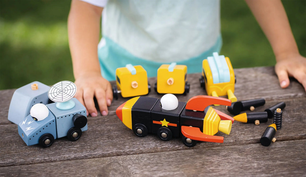 Tender Leaf Space Race Buildable Wooden Vehicles