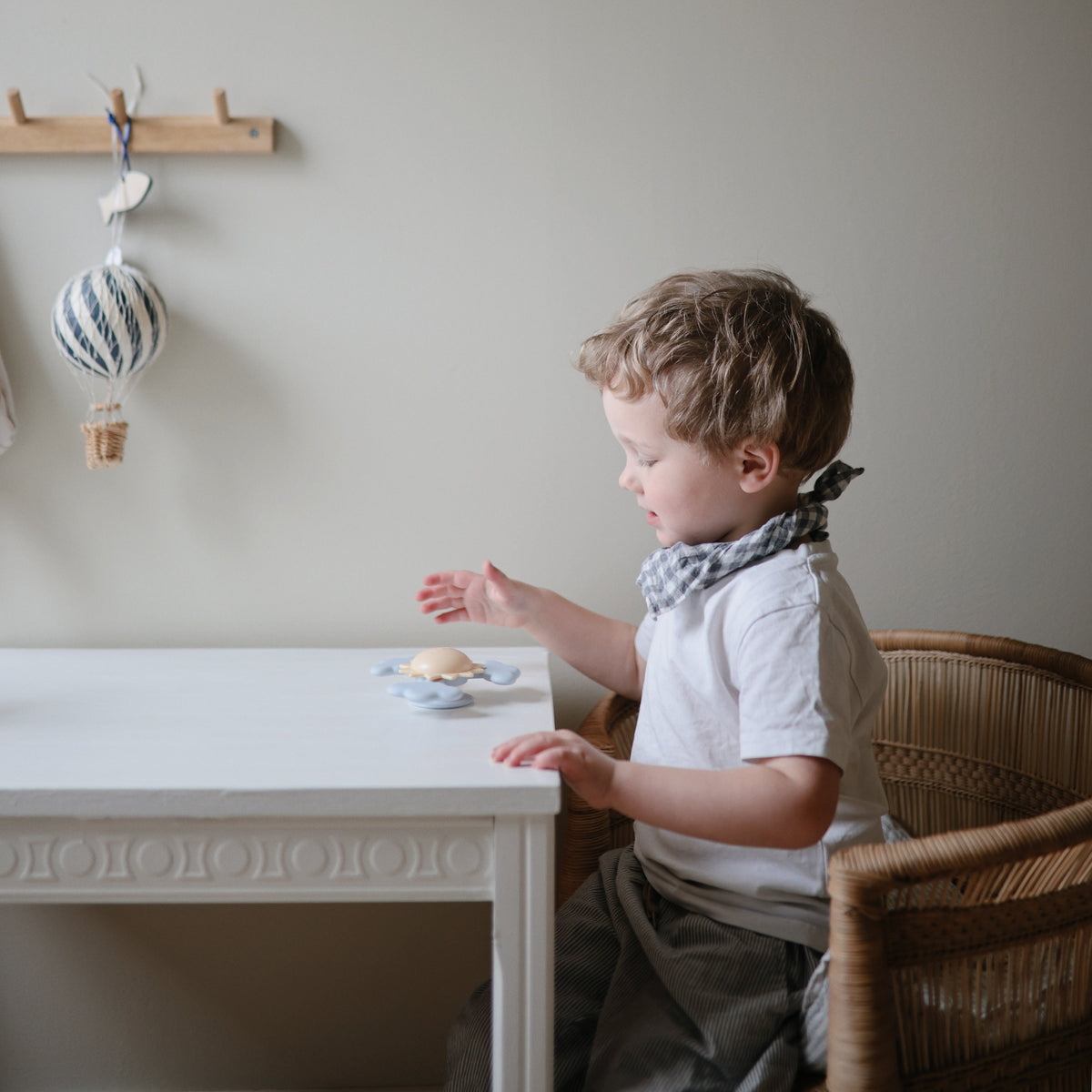 Suction Spinner Toy - The Baby Penguin