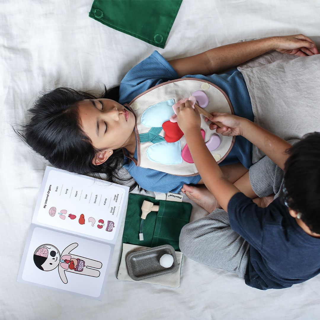 PlanToys Surgeon Pretend Play Set with Organ Mat
