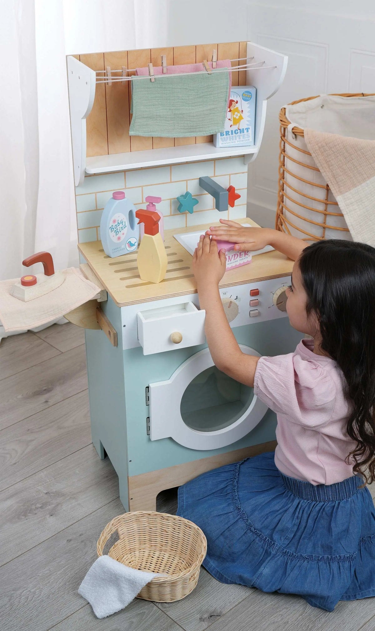 Tender Leaf Wooden Laundrette Pretend Laundry Station