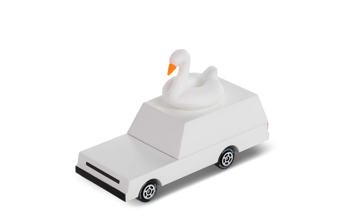 White Swan Wagon | Cars | The Baby Penguin