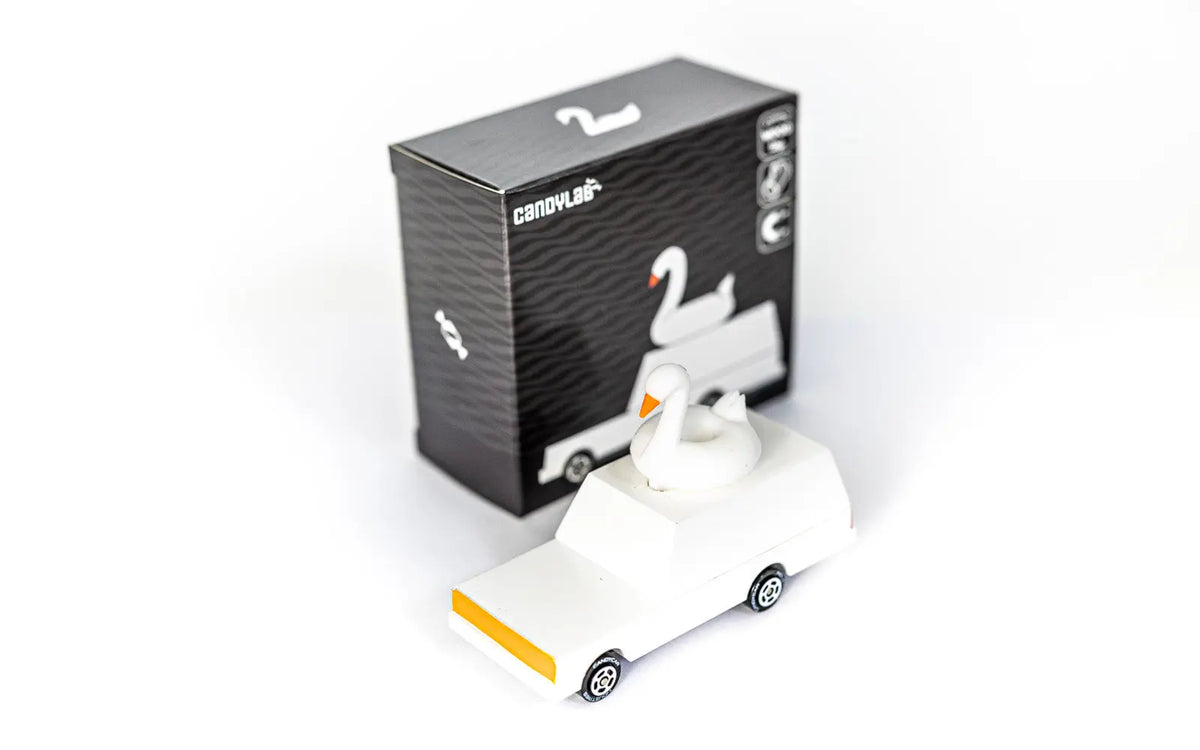 White Swan Wagon | Cars | The Baby Penguin