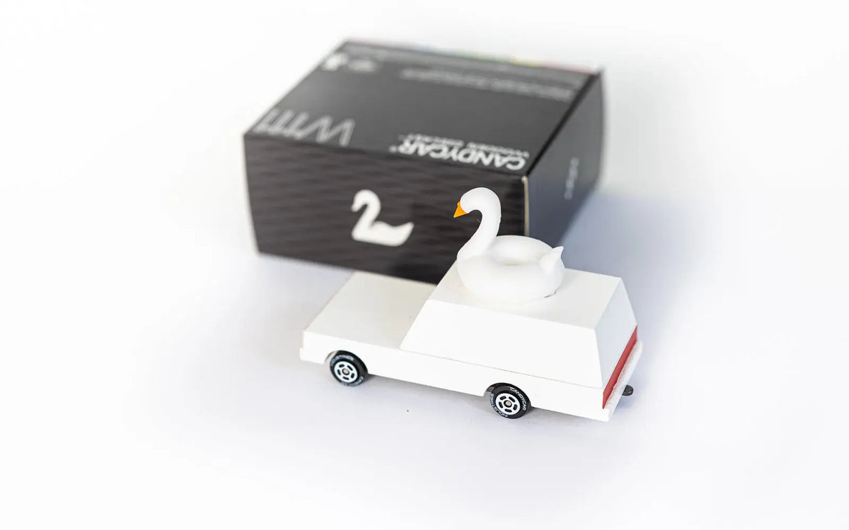 White Swan Wagon | Cars | The Baby Penguin