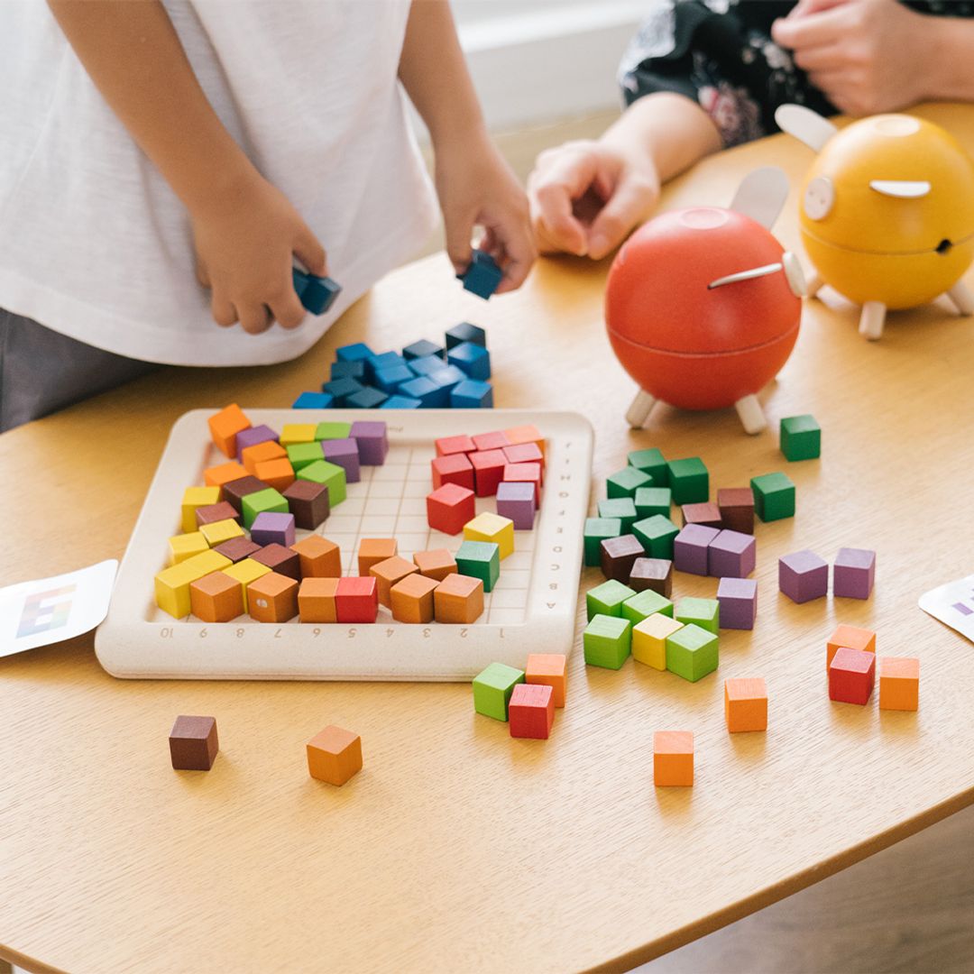PlanToys Unit Plus Wooden Counting Cubes, 100 Pieces