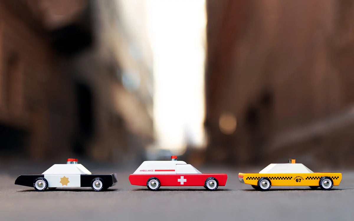 Ambulance Wagon | Classics | The Baby Penguin