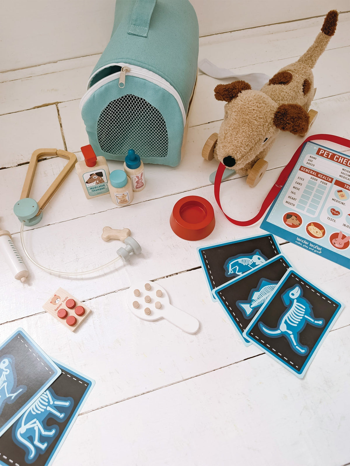 Tender Leaf Animal Rescue Vet Case Pretend Play Set
