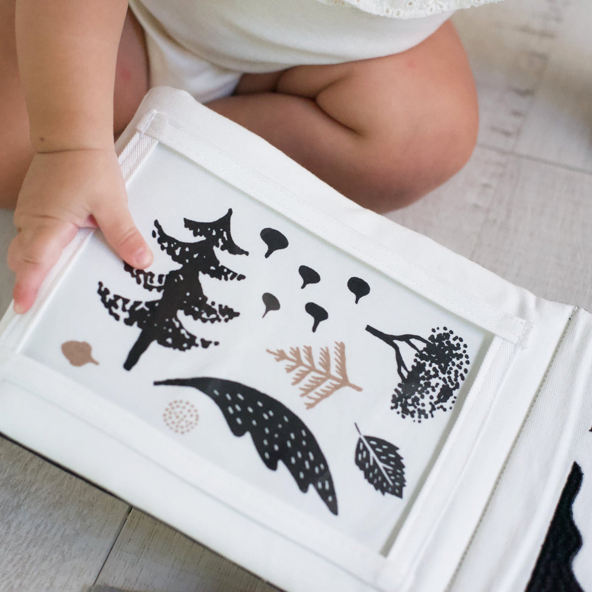Baby Tummy Time Gallery with Mirror - The Baby Penguin