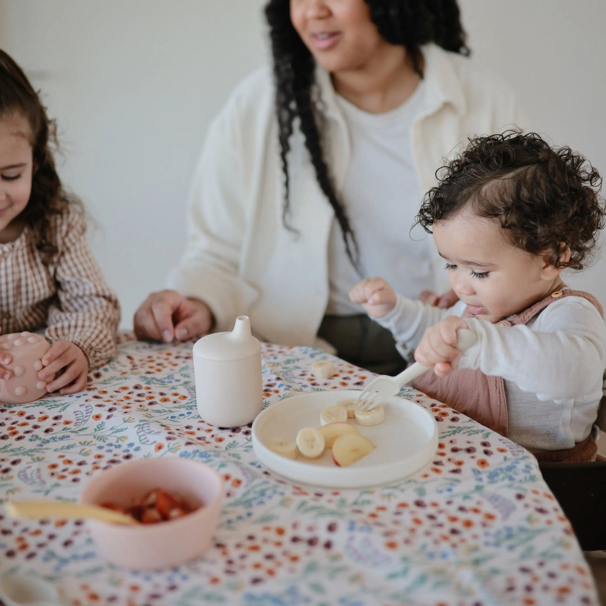 Classic Silicone Suction Plate | silicone tableware | The Baby Penguin