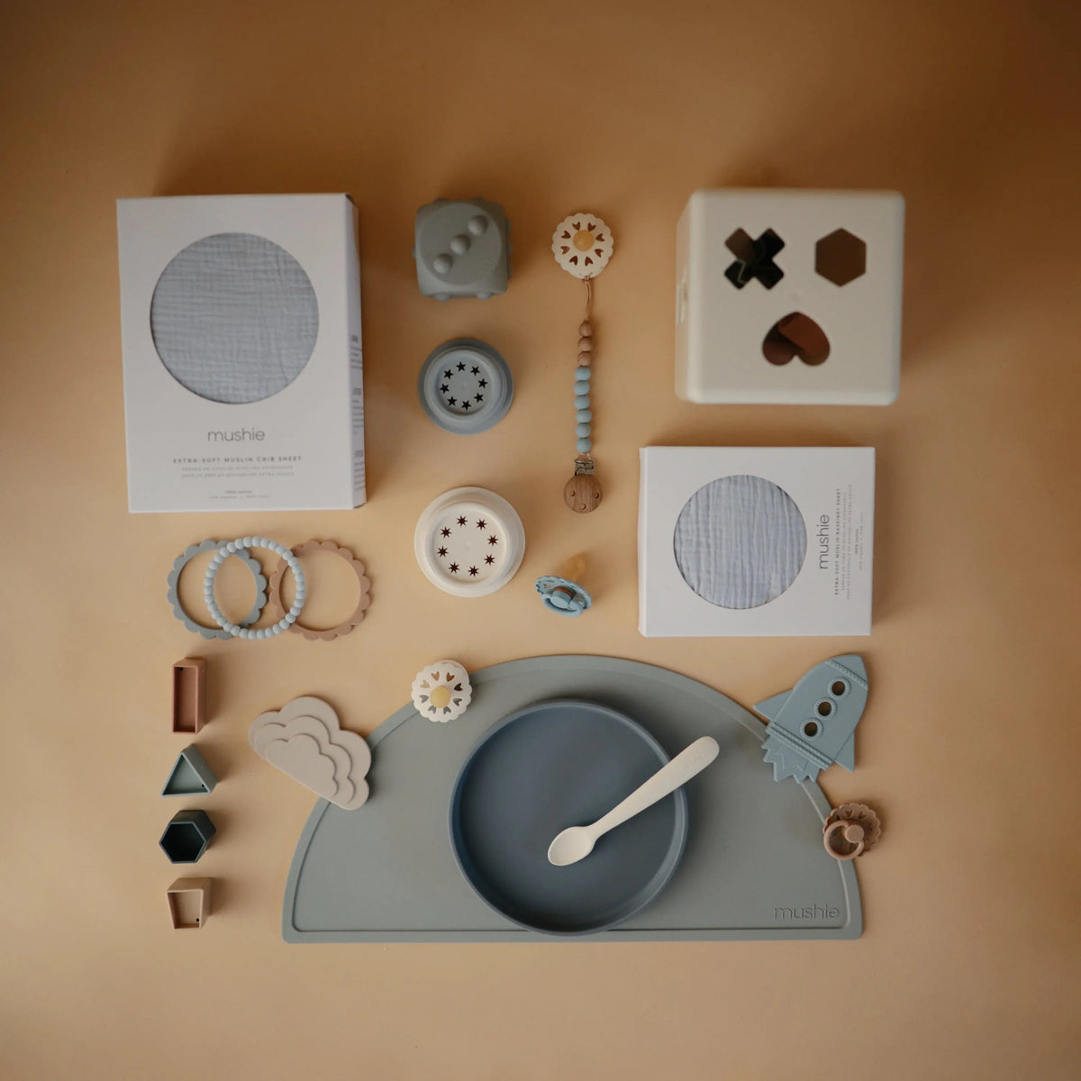 Classic Silicone Suction Plate | silicone tableware | The Baby Penguin