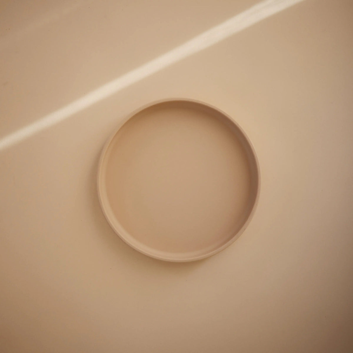 Classic Silicone Suction Plate | silicone tableware | The Baby Penguin