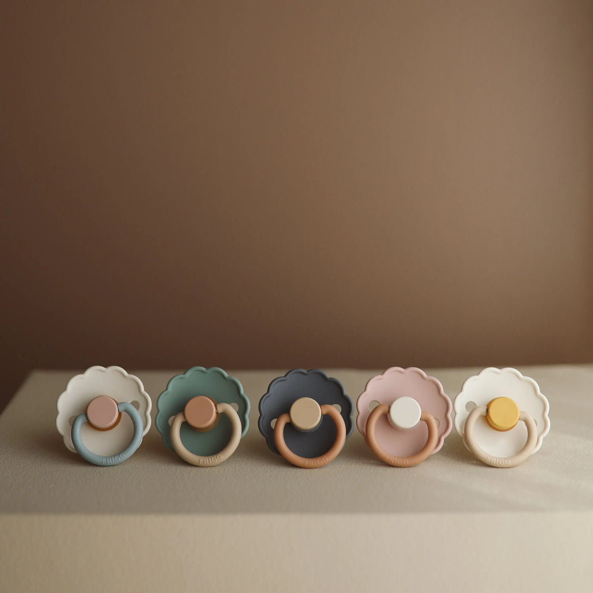 FRIGG Daisy Silicone Pacifier 2-Pack | SILICONE FRIGG PACIFIERS | The Baby Penguin