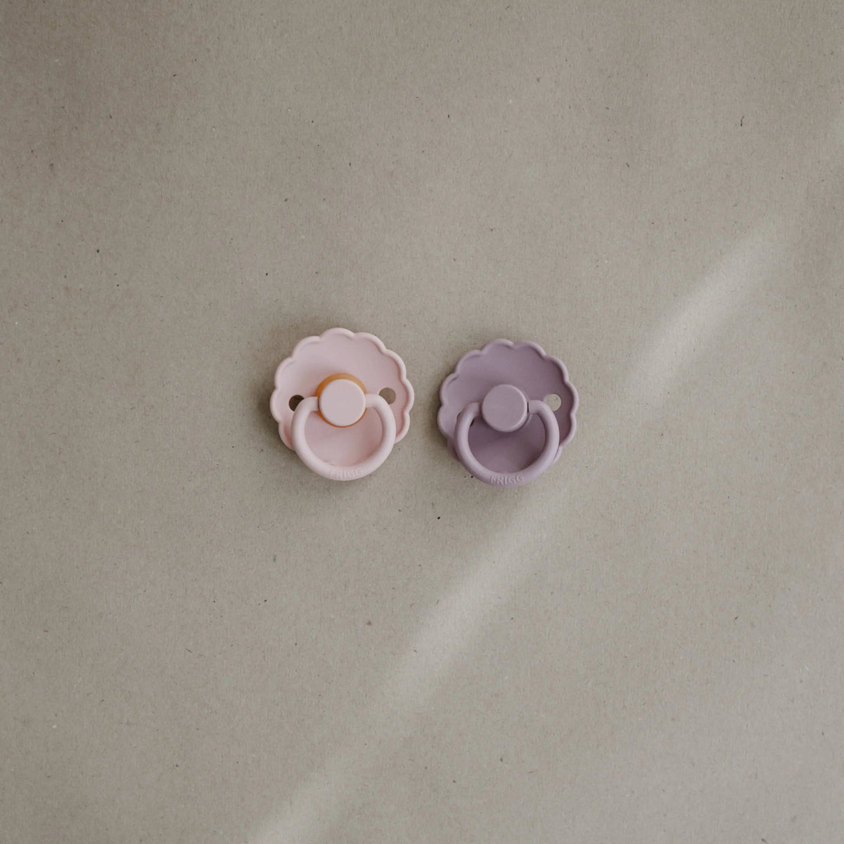FRIGG Daisy Silicone Pacifier 2-Pack | SILICONE FRIGG PACIFIERS | The Baby Penguin