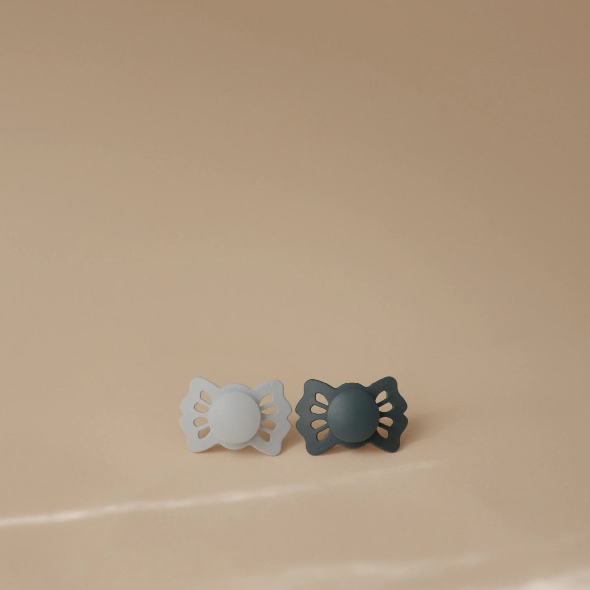 FRIGG Lucky Symmetrical Silicone Pacifier 2-Pack (0-6 Months) | SILICONE FRIGG PACIFIERS | The Baby Penguin