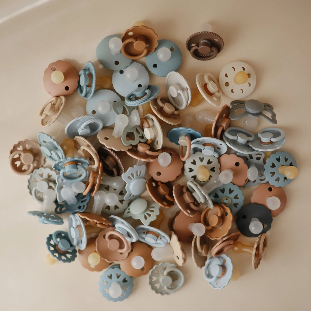 FRIGG Lucky Symmetrical Silicone Pacifier 2-Pack (0-6 Months) | SILICONE FRIGG PACIFIERS | The Baby Penguin