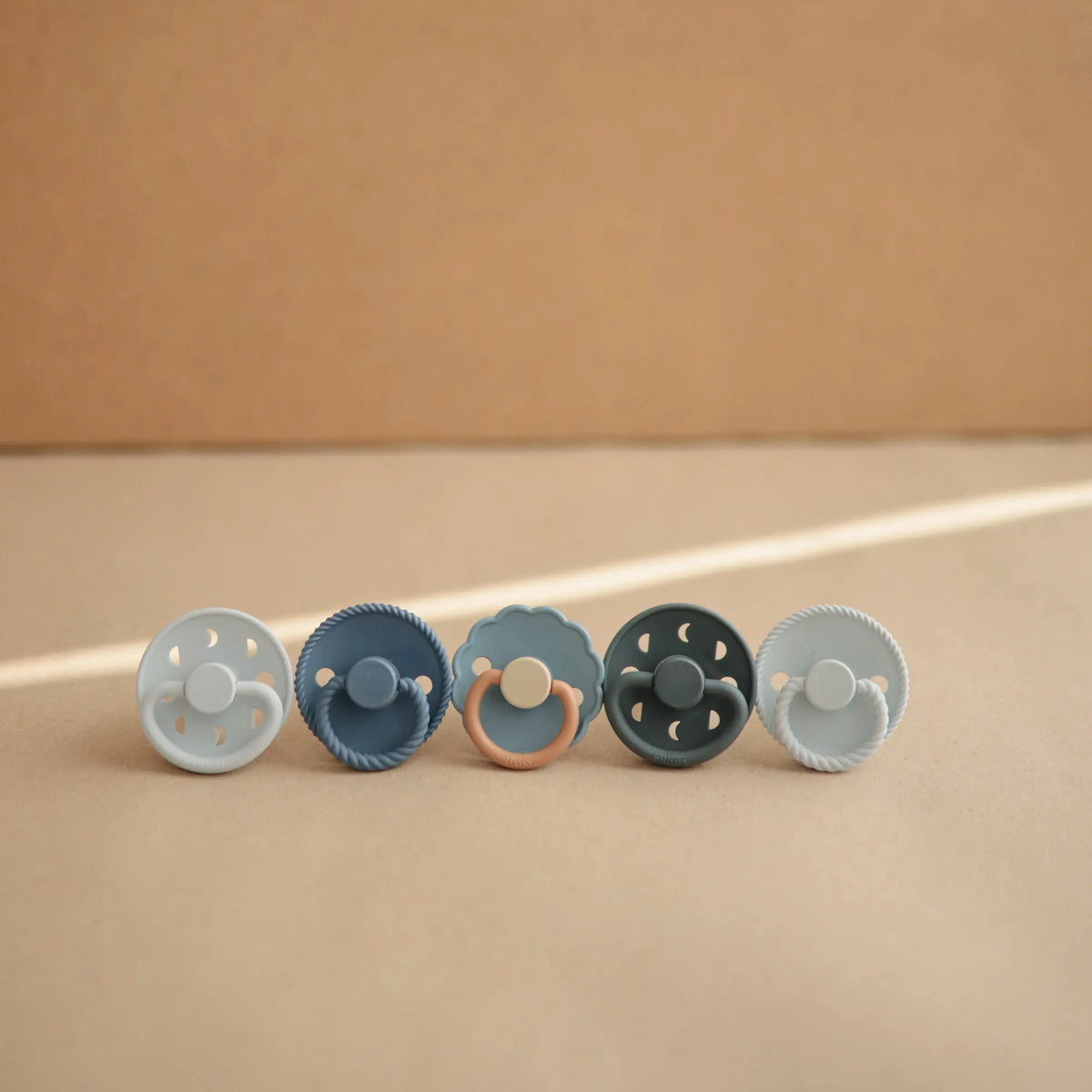 FRIGG Moon Natural Rubber Pacifier 2-Pack | RUBBER FRIGG PACIFIERS | The Baby Penguin