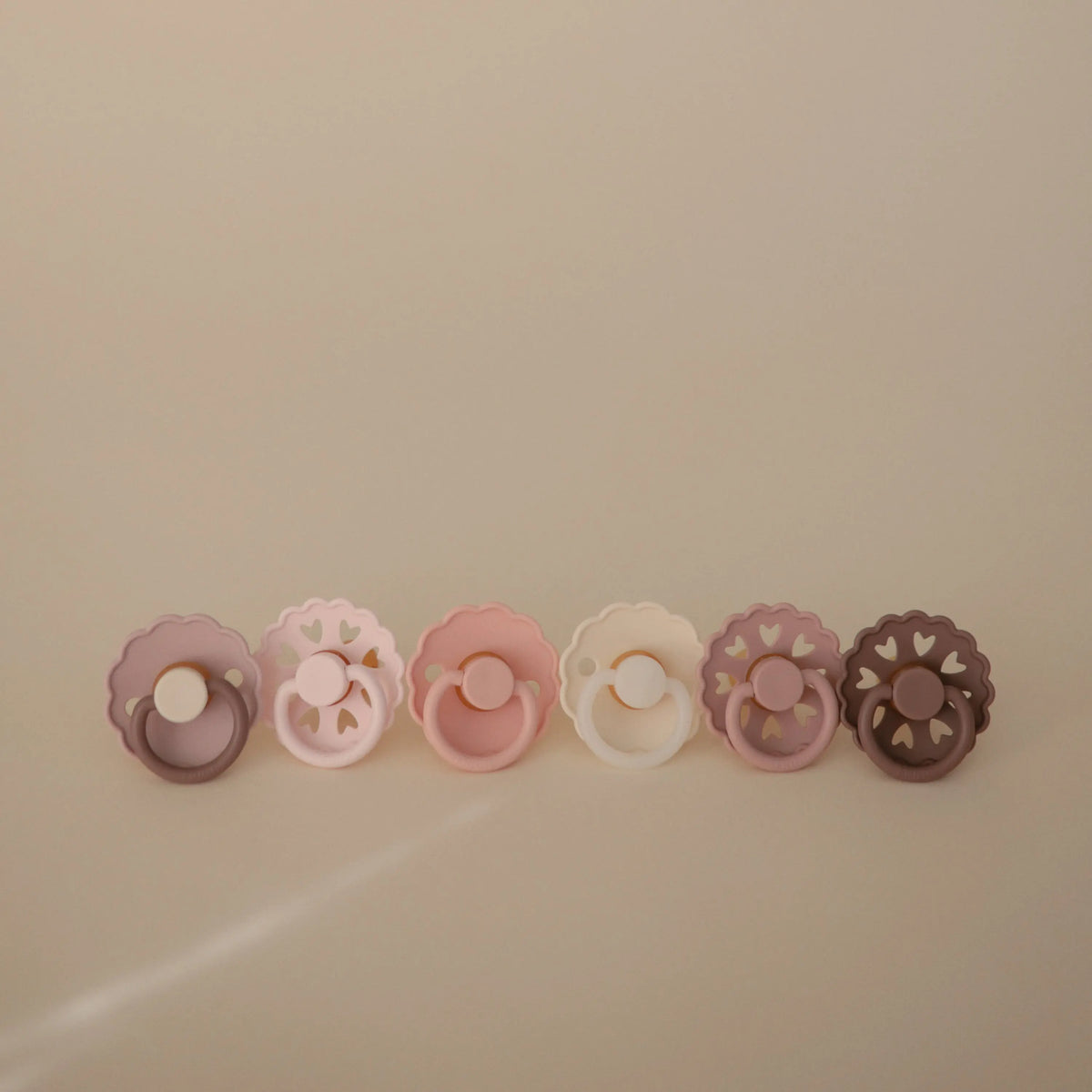 FRIGG Natural Rubber 6-Pack | RUBBER FRIGG PACIFIERS | The Baby Penguin